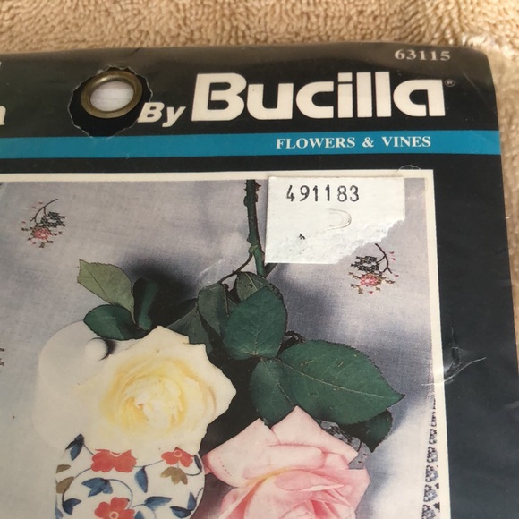 Bucilla Special Edition Flowers & Vines Dresser Scarf Counted Cross Stitch 63115 - Picture 4 of 5